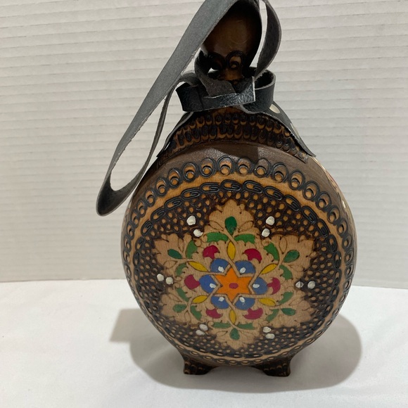 Vintage Handmade Folk Art Ornate Pyrography Wood Wine Flask 10 Inch - Picture 3 of 9